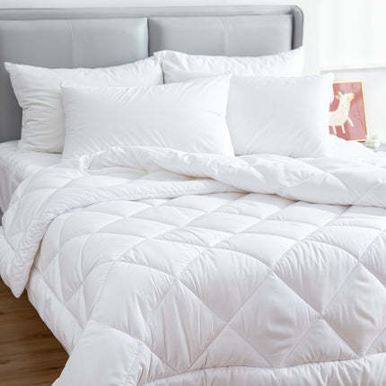 Microfiber/Bamboo Blend, Hypoallergenic & Antibacterial Quilt - Queen 2