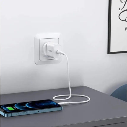 CHOETECH Q5004CL PD20W USB-C iPhone Fast Charger with MFi Certified USB-C Cable 2