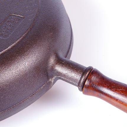 Pre-Seasoned 29cm Cast Iron Fry Pan Cookware Heat-Resistant Wooden Handle 6