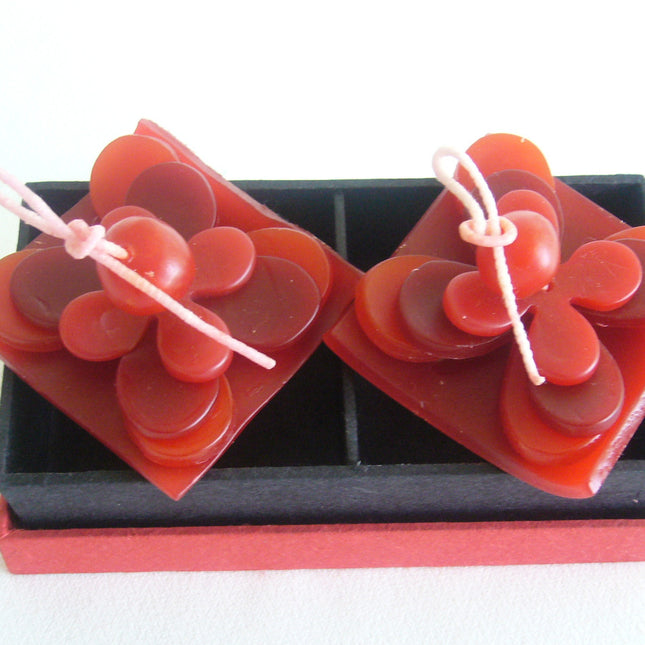 2 Red Lotus Floating Candles in Red Black Gift Box Set Birthday Xmas Valentine Mothers Day Gift Present