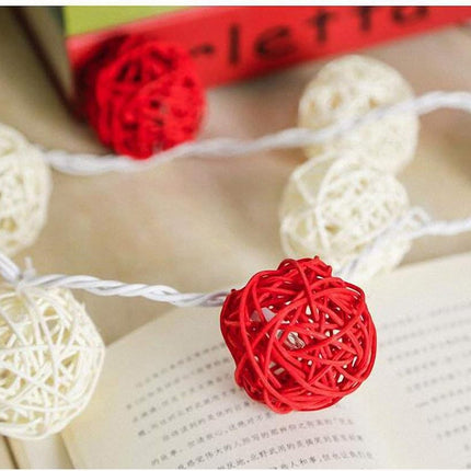 1 Set of Red and White5cm Rattan Cane 20 Ball Battery Powered 3m String Lights Christmas Gift Home Wedding Party Bedroom Decoration Table Centrepiece 5